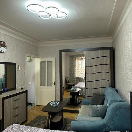 Yerevan Nice Apartment With Balcony For Rent エクステリア 写真